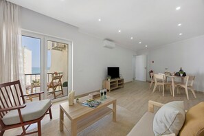 TV - Casinha da Praia da Rocha – Stunning Sea View (Portimão)