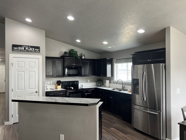 Fridge, microwave, oven, dishwasher