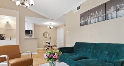 2-bedroom condo in tranquil Greater Uptown, near The Galleria Mall