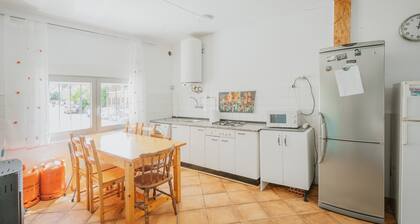 Holiday Home 'Pisito Del Pueblo' with Wi-Fi and Air Conditioning