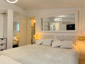Free WiFi - Stylish vacation apartment for 2 people in Friederikensiel with garden access, cozy living area, fully equipped kitchen and quiet location near the North Sea. (Wangerland)