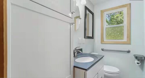 Welcoming 3-bedroom house with AC in charming Holland close to the beach.