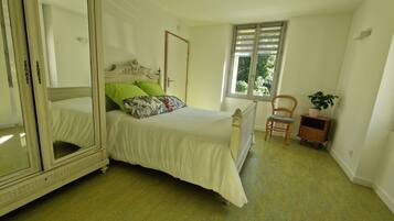 1 chambre, fer et planche à repasser, Wi-Fi, draps fournis