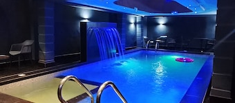 Victoria Plus Hotel & Suites