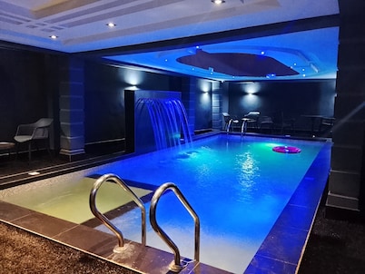 Victoria Plus Hotel & Suites