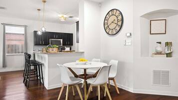 House, Multiple Beds, Pool Access, Garden View (Whetstone) | Dining