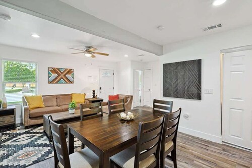 Serene Escape - Peaceful 3-bd Retreat With Yard