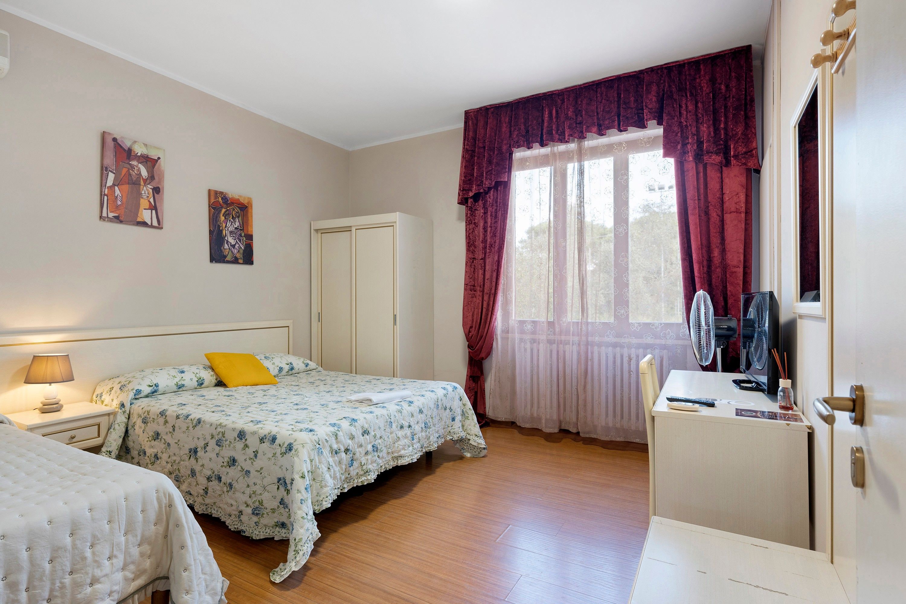 1 bedroom, WiFi, bed sheets