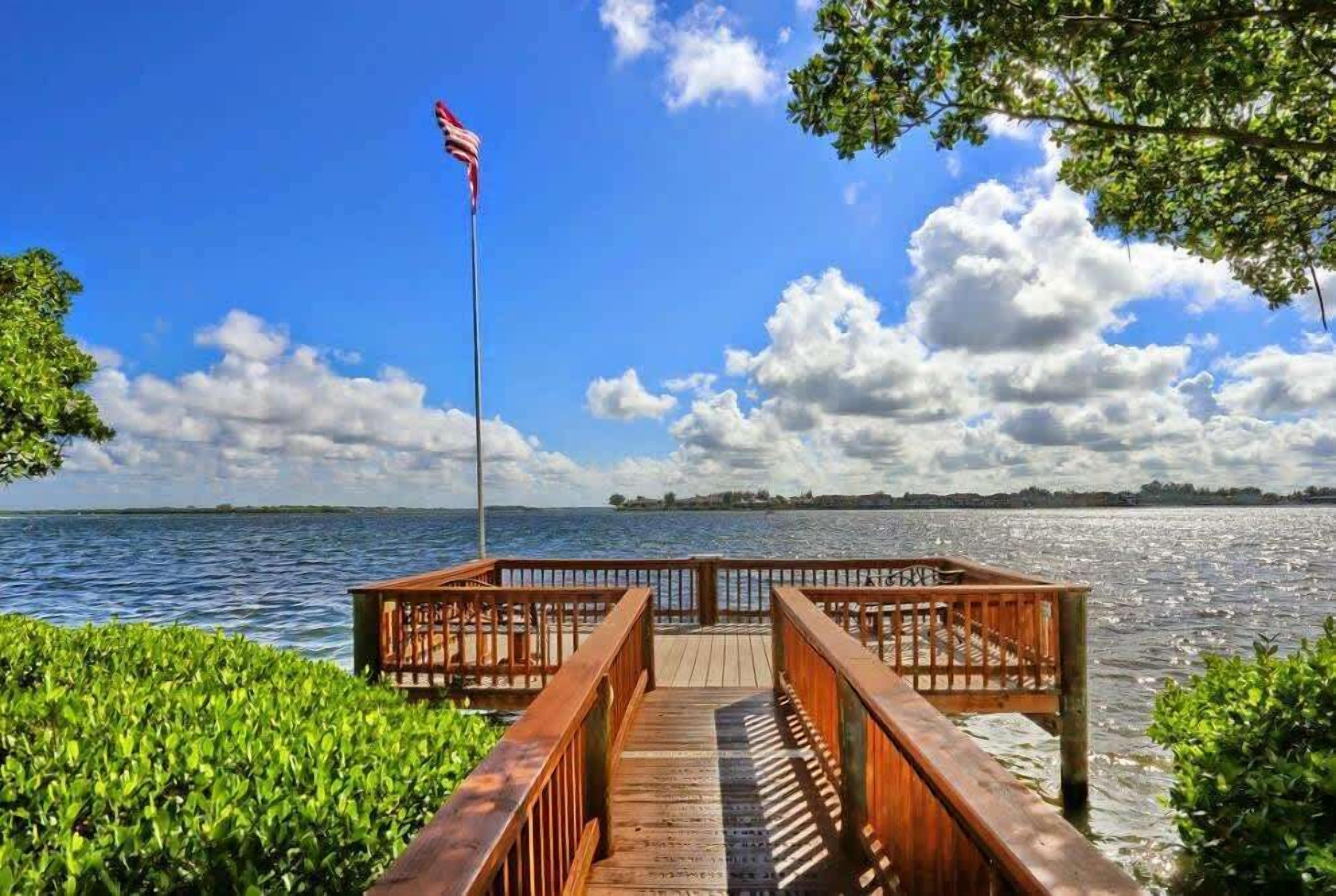Cool off while watching dolphins and fish swim by on the Runaway Bay Fishing Pier and observation deck. 
