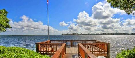 Cool off while watching dolphins and fish swim by on the Runaway Bay Fishing Pier and observation deck.