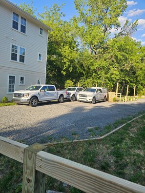Property grounds - Cozy 1-bedroom apartment with AC in perfect Durham location (Durham)