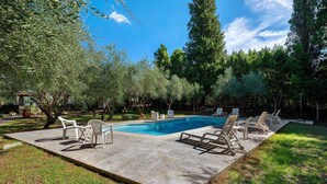 Pool - 'Camera Taverna' room with shared pool, Wi-Fi, and air conditioning (Le Vedute)
