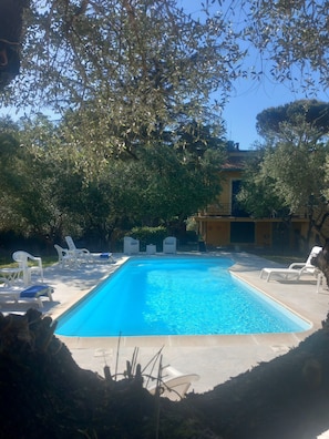 Pool - Room 'Camera Fuoco' with Shared Pool, Shared Garden and Wi-Fi (Le Vedute)