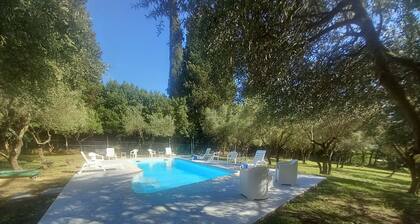 Room 'Camera Fuoco' with Shared Pool, Shared Garden and Wi-Fi