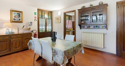 Room 'Camera Fuoco' with Shared Pool, Shared Garden and Wi-Fi