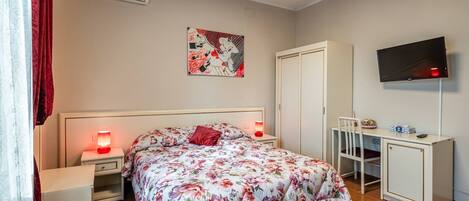 WiFi, bed sheets