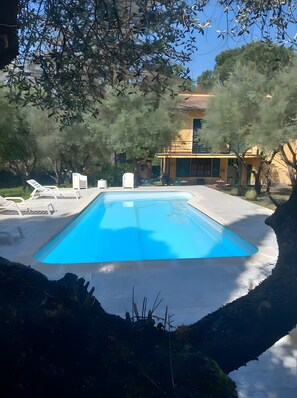 Pool - Room 'Camera Terra' with Shared Pool, Wi-Fi, and Air Conditioning (Le Vedute)
