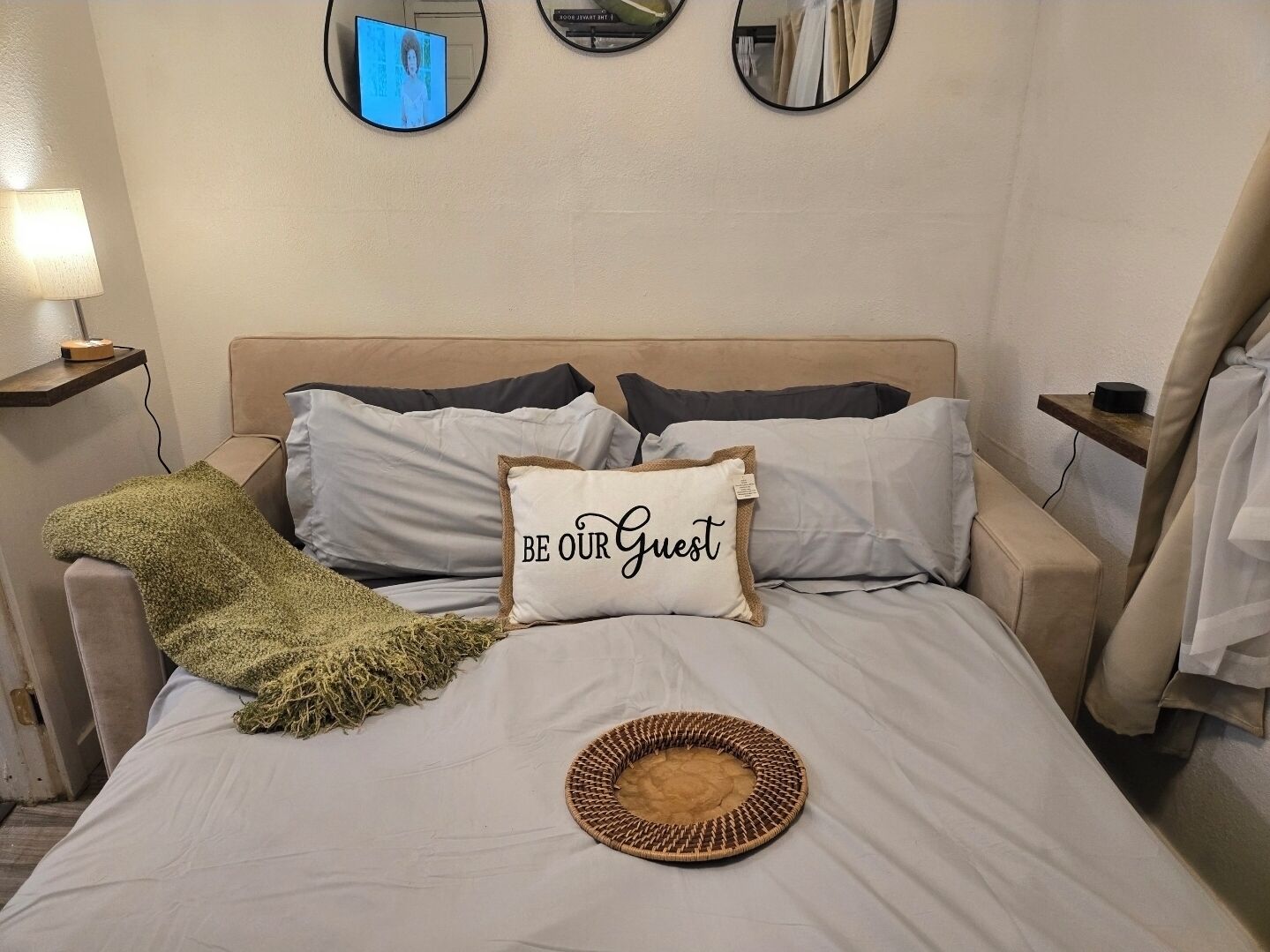 1 habitación, escritorio, tabla de planchar con plancha y wifi gratis 