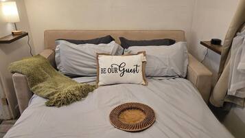 1 habitación, escritorio, tabla de planchar con plancha y wifi gratis