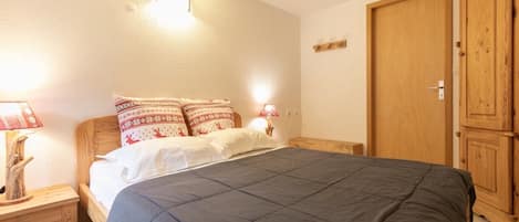 1 bedroom, iron/ironing board, WiFi