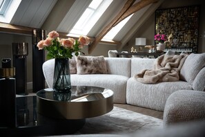 Deluxe Penthouse | Living area - Room4 (Maurik)
