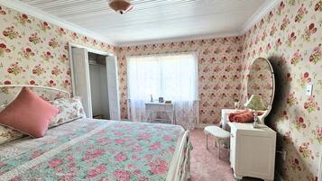 1 bedroom, iron/ironing board, WiFi (free), bed sheets
