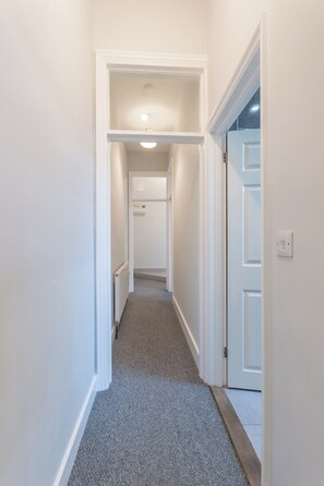 Interior - Cosy 2-Bed apartment | sleeps 6 | Sea views - Pass the Keys (Southend-on-Sea)