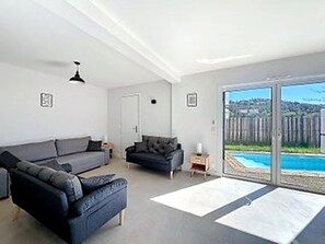 Living area - Vrbo Property (Pégomas)