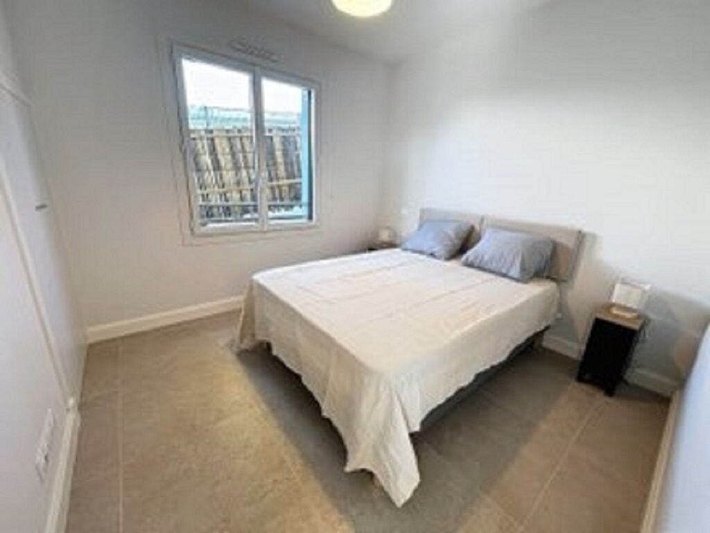 Iron/ironing board, Internet, bed sheets