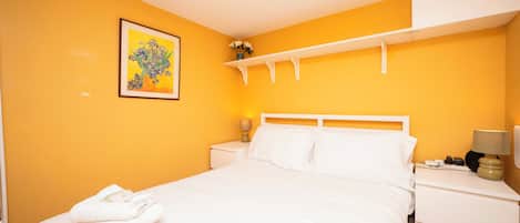 Iron/ironing board, free WiFi, bed sheets