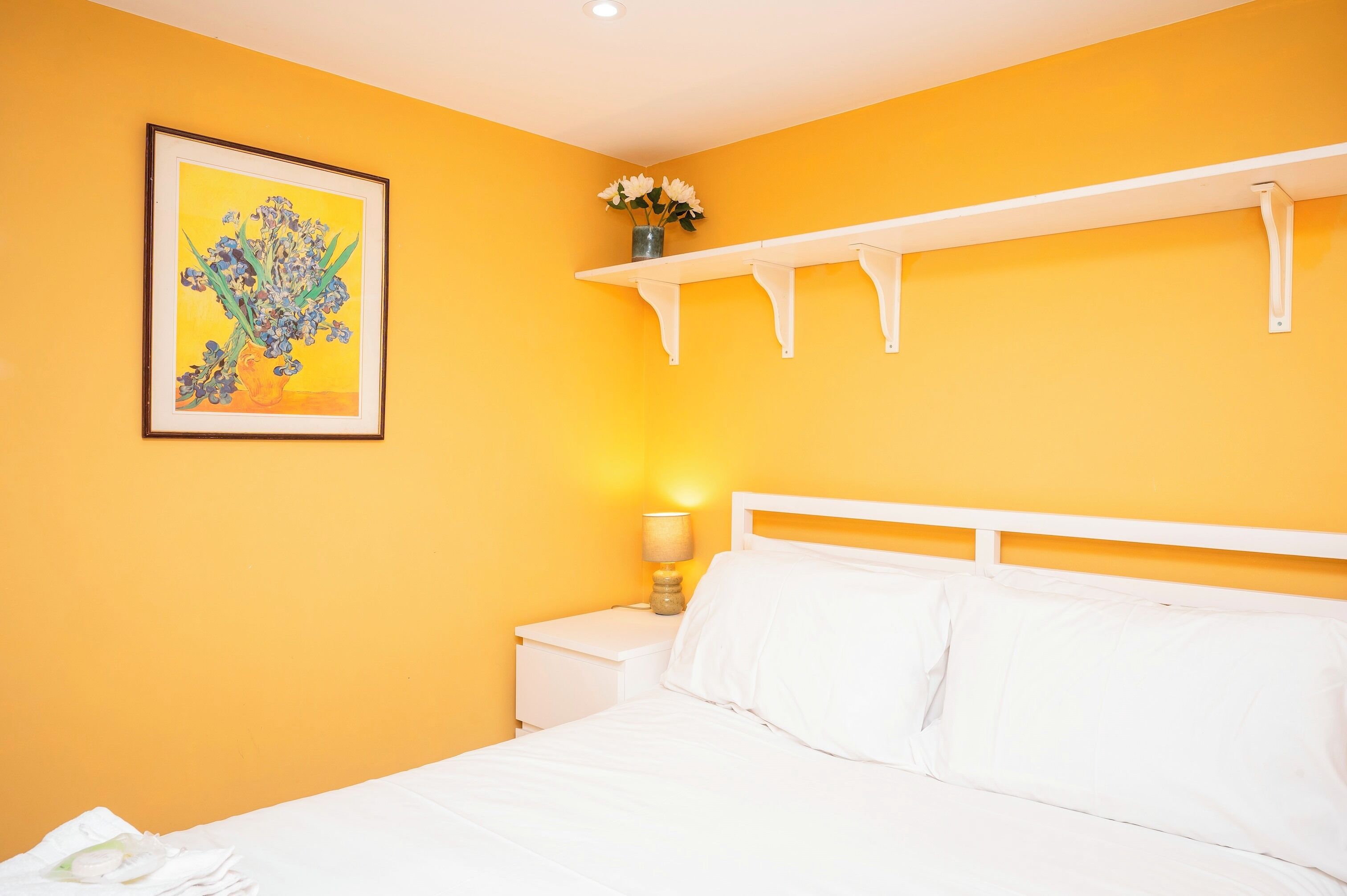 Iron/ironing board, free WiFi, bed sheets