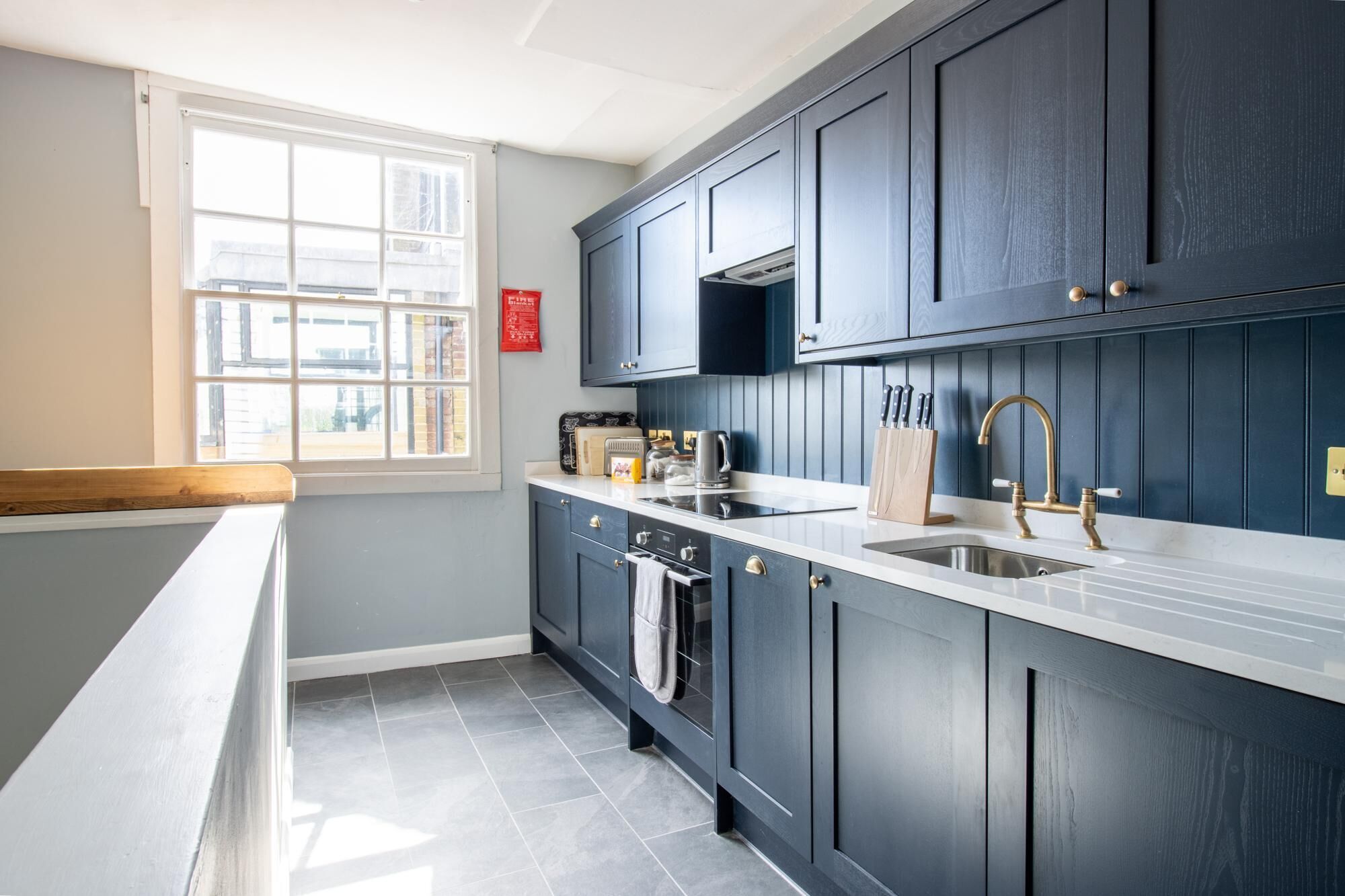 Fridge, oven, dishwasher, toaster