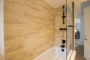 Hair dryer, towels - Marina Lookout | Top Floor | St Leonards-on-Sea - Pass the Keys (St Leonards-on-Sea)