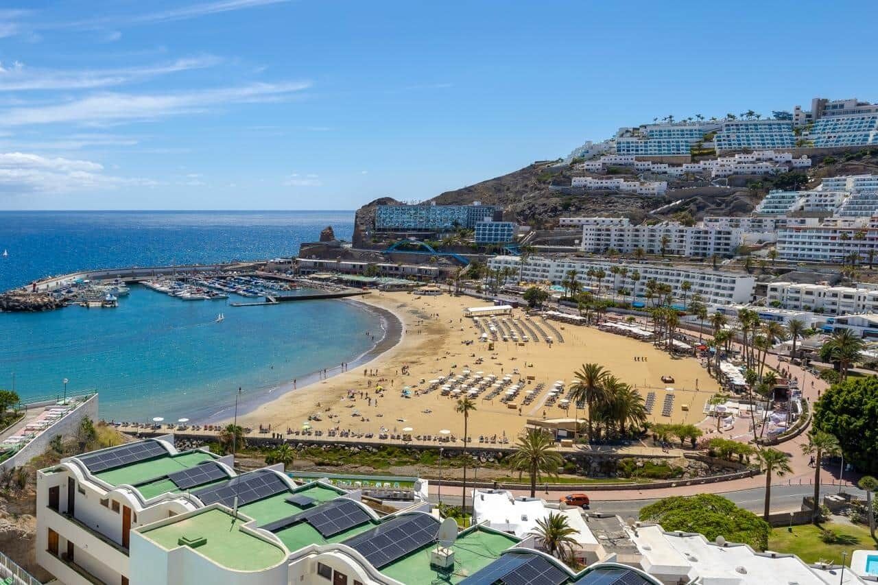 Beach nearby, beach towels