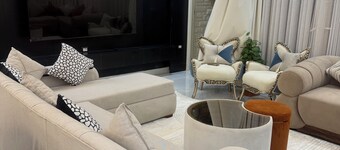 Spacious 3-bedroom waterfront apartment in Alexandria Governorate with AC