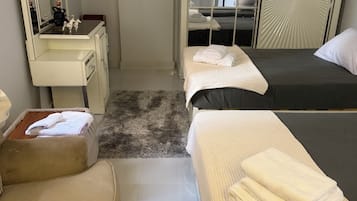 Iron/ironing board, WiFi, bed sheets