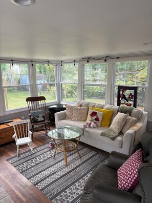 Living area - Historic center hall colonial. Close to Philly and the shore (Palmyra)