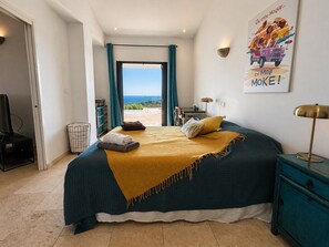 Desk, iron/ironing board, Internet, bed sheets - Villa Le Clos Réal, Panoramic View, Pool, 9 (La Croix-Valmer)