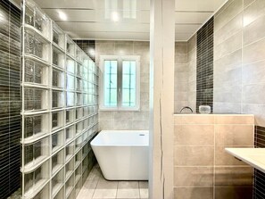 Shower, hair dryer, towels - L’Olivaie • Villa 8 pers piscine & jardin (Caveirac)
