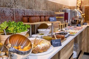 Frukostbuffé varje dag mot avgift