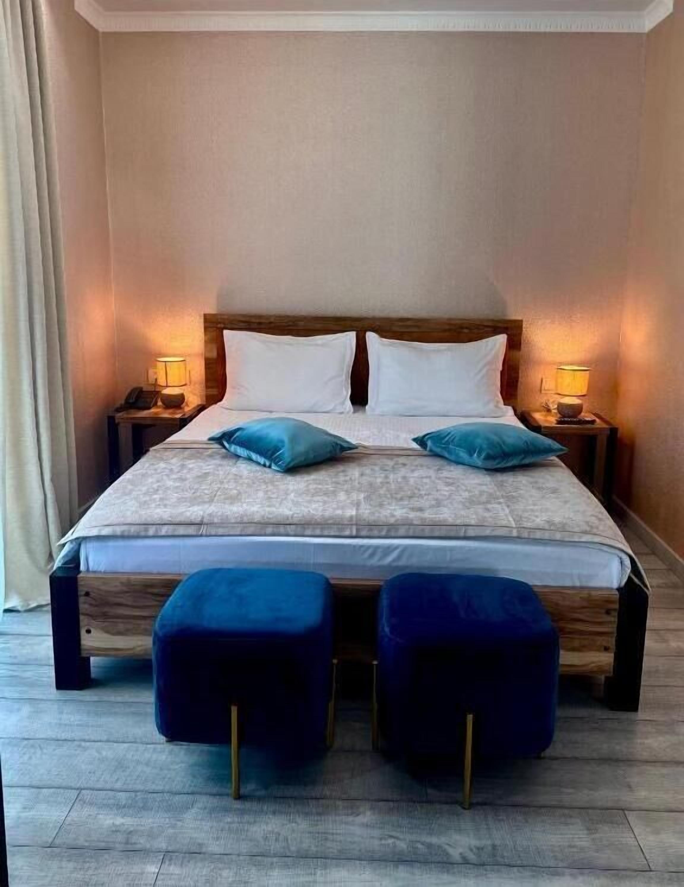 Deluxe Triple Room, Balcony | Frette Italian sheets, premium bedding, pillowtop beds, in-room safe