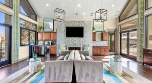 Interior detail - Landing Apartments near Coomer Creek (Garland)