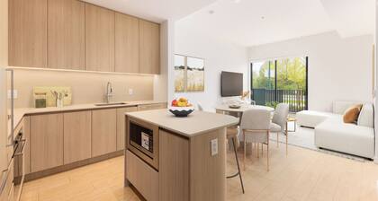 2 Bed 2 Bath Brand Immaculate Condo by Transit and Trout Lake