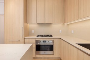 Private kitchen - 2 Bed 2 Bath Brand Immaculate Condo by Transit and Trout Lake (Vancouver)