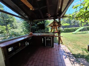 Terrace/patio - 3-bedroom villa in superb place at Băile Herculane, self checkin Anastasiahouse (Băile Herculane)