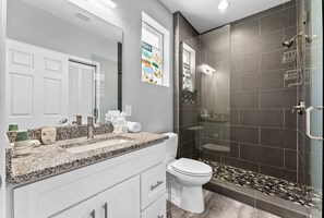 Hair dryer, towels - Gulf Views • Ground Floor • Walk to Beach (Mexico Beach)