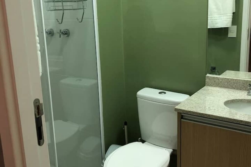 Toallas, jabón, papel de baño 