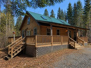 Exterior - Private pet-friendly cabin with year round trail access (Shirley)