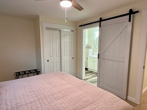 2 bedrooms, desk, iron/ironing board, travel cot