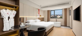 Ramada Encore By Wyndham Kunming South Station